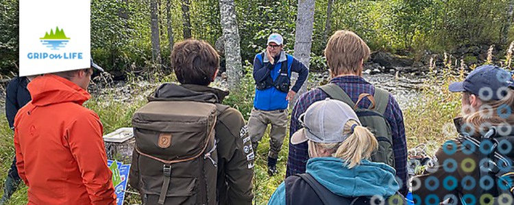 Students participating in one of Grip on Life’s educational days about forests and water.