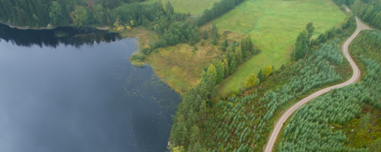 In flight, Sweden-September 23, 2017: Phantom 3 in mid air. Foto: Thomas Males